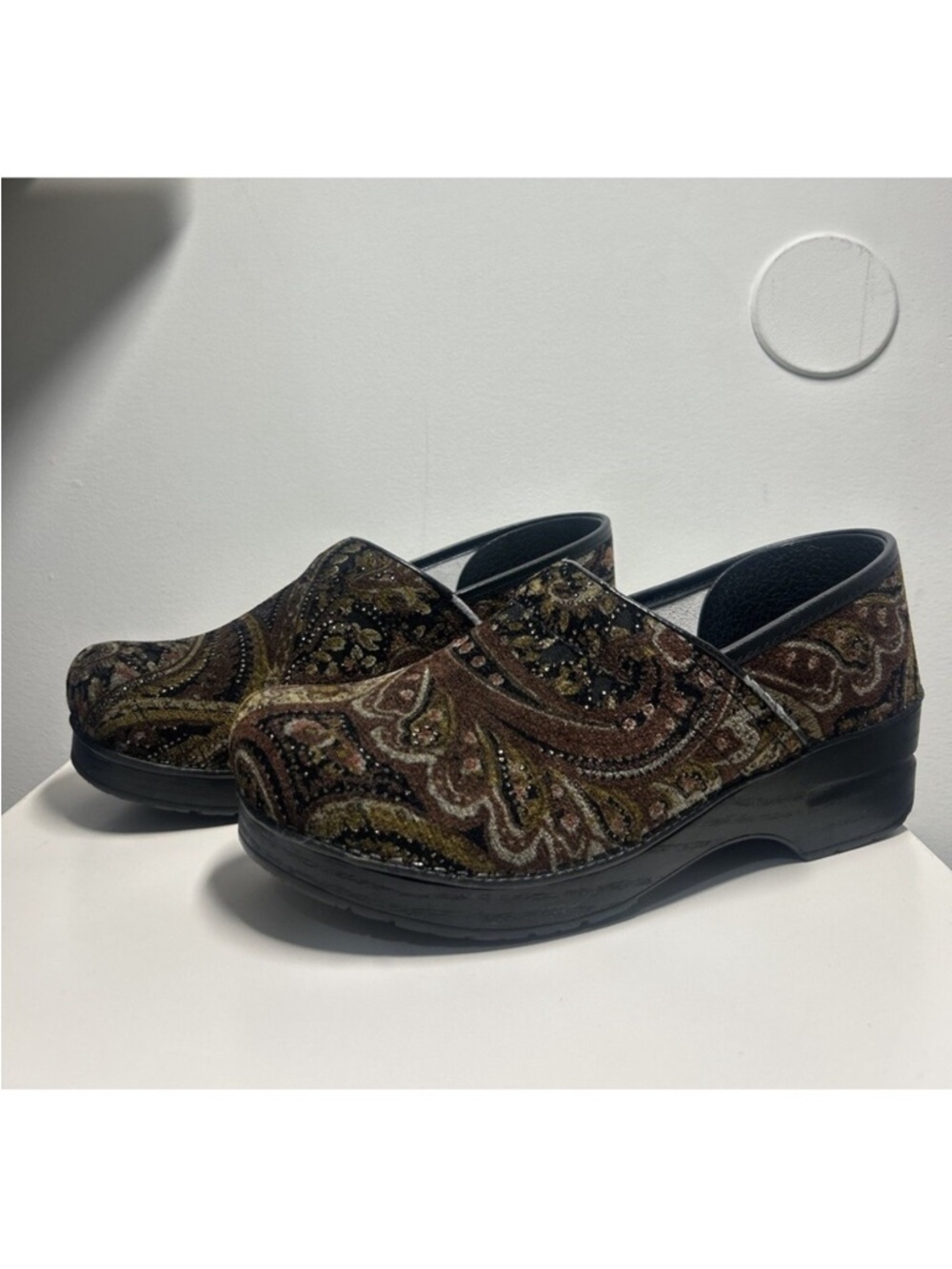 Dansko Paisley Tapestry Brown jewel Clogs size EU 40 US 9 Retro 70s Boho nurse
